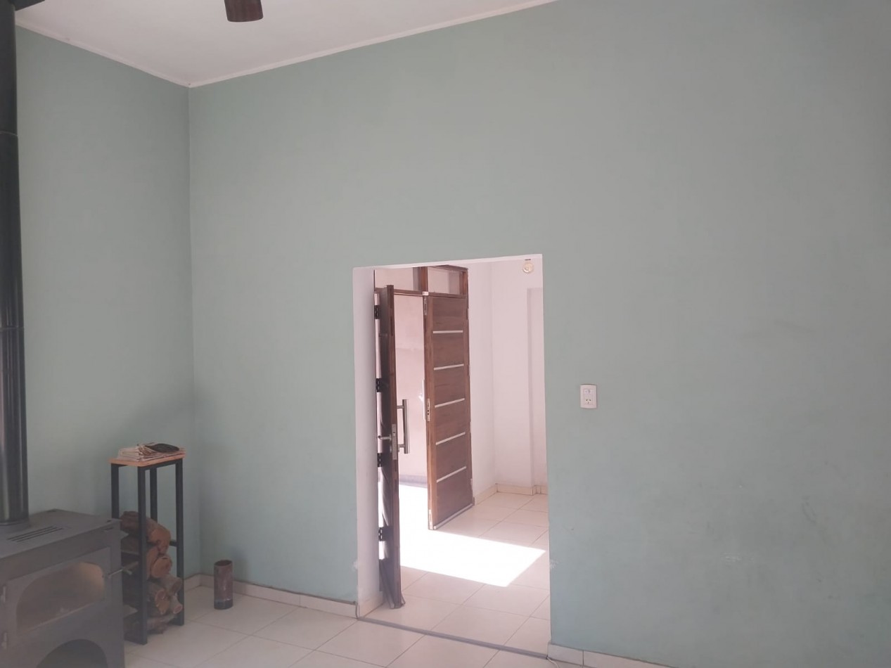 CASA EN VENTA - AMPLIOS AMBIENTES, EXCELENTE ILUMINACION Y VISTAS A LA MONTAÑA.